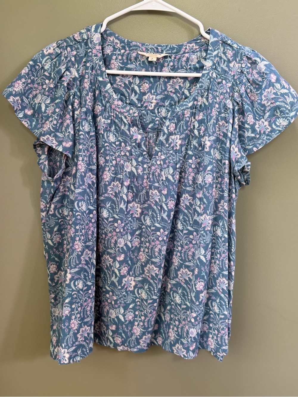 Lucky Brand Blue Floral Short-Sleeve Top Like New sz Medium